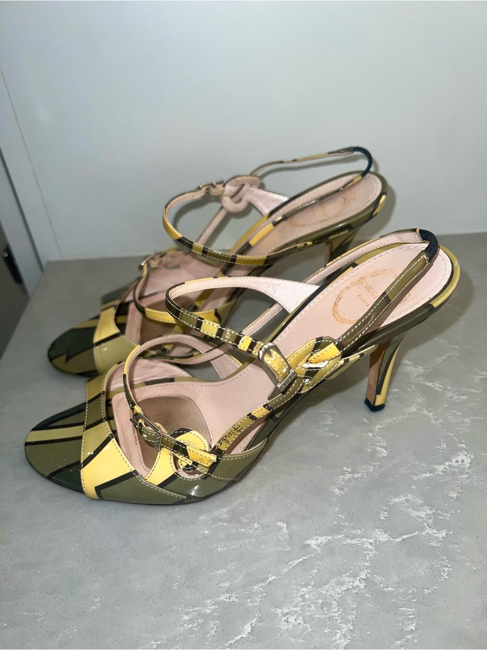 EMILIO PUCCI  Strappy Patent Leather Sandals in Olive & Yellow - Picture 5 of 14